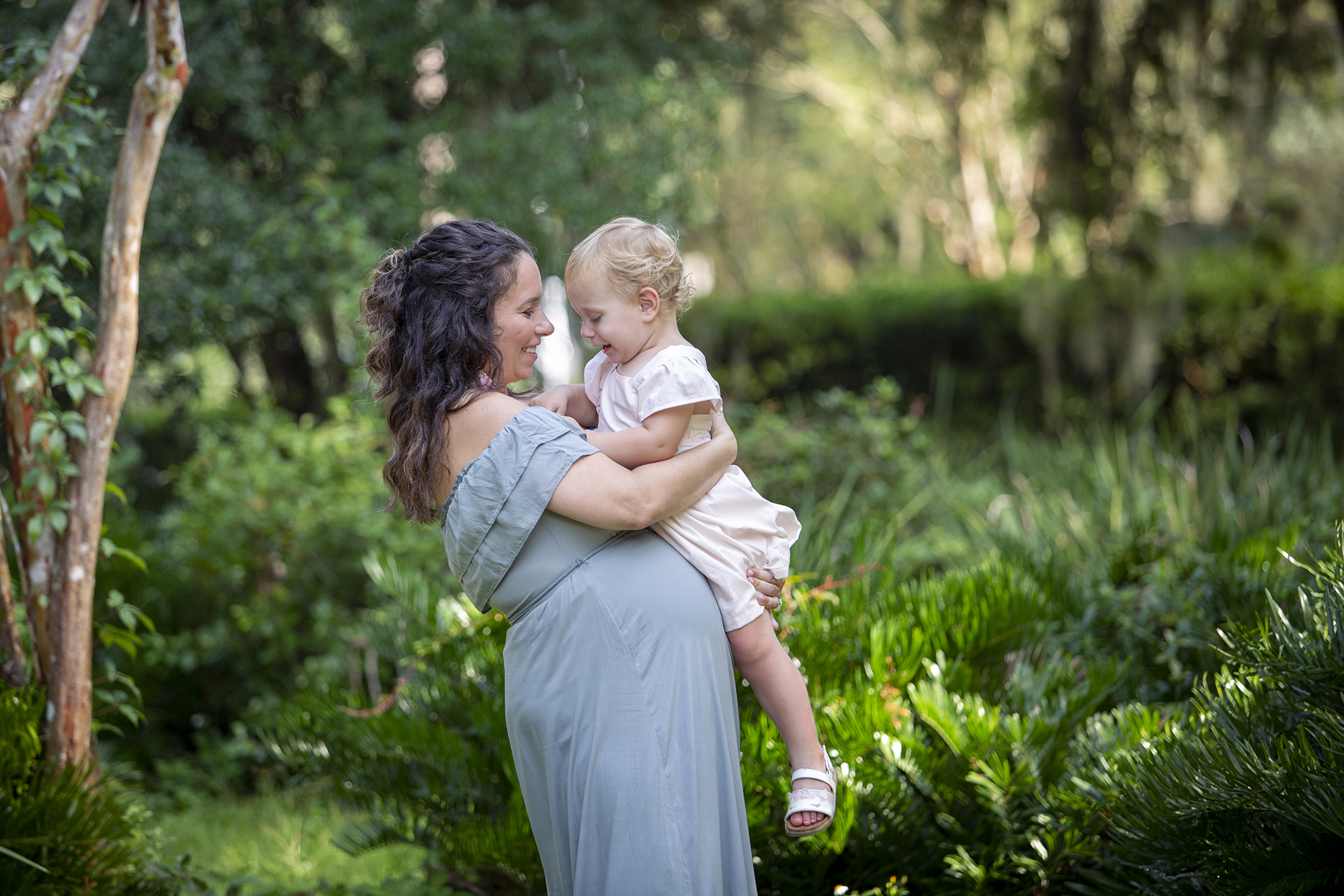 on-location maternity session